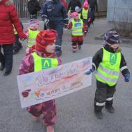 Five thousand children march against bullying